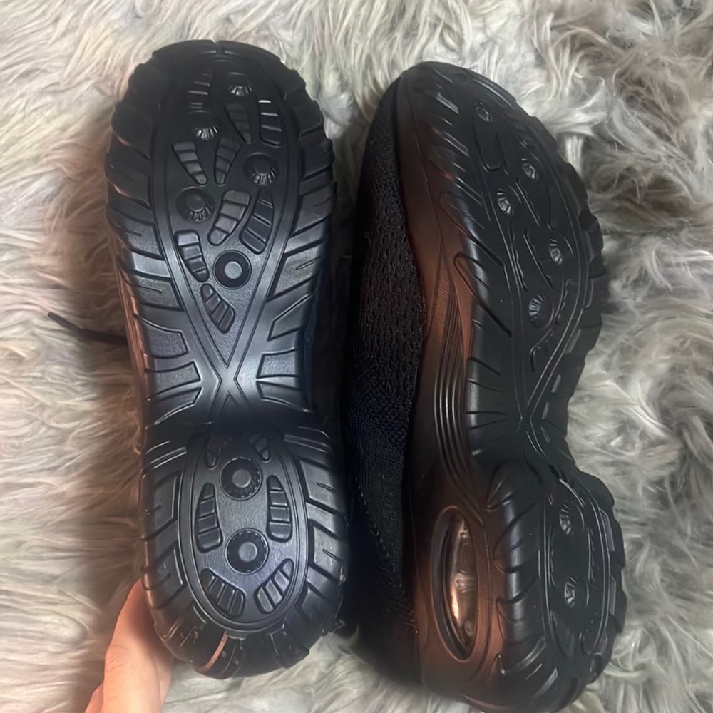 Slip on walking shoes